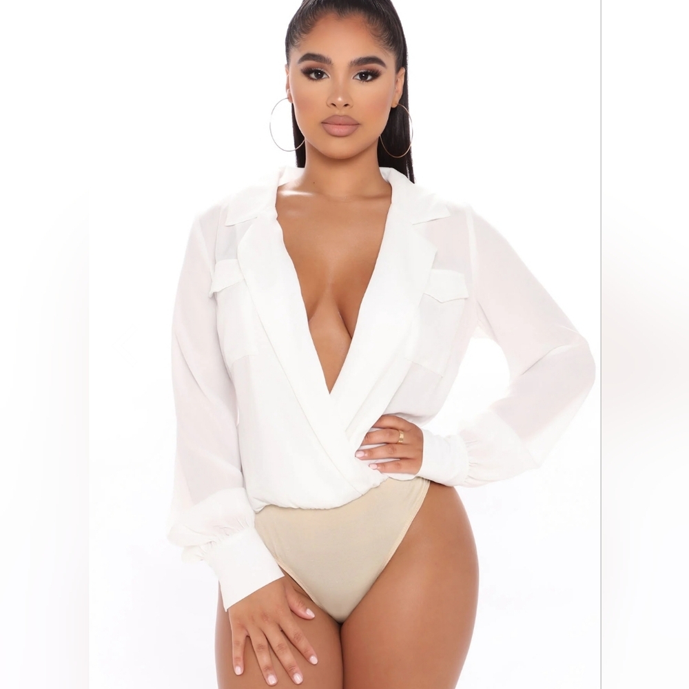 FashionNova Business Brunch Women’s Collared Bodysuit - Ivory Size Medium NWOT - Picture 11 of 12